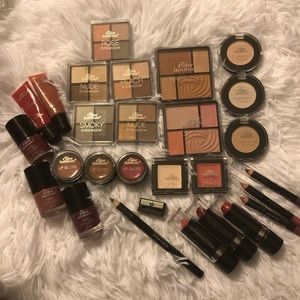 Make up Bundle NEVER USED